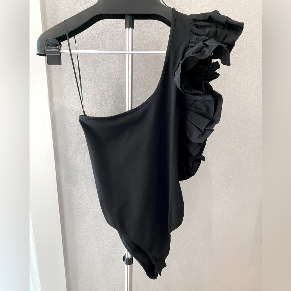 Zara Asymmetric Ruffled Bodysuit in Black | Size L